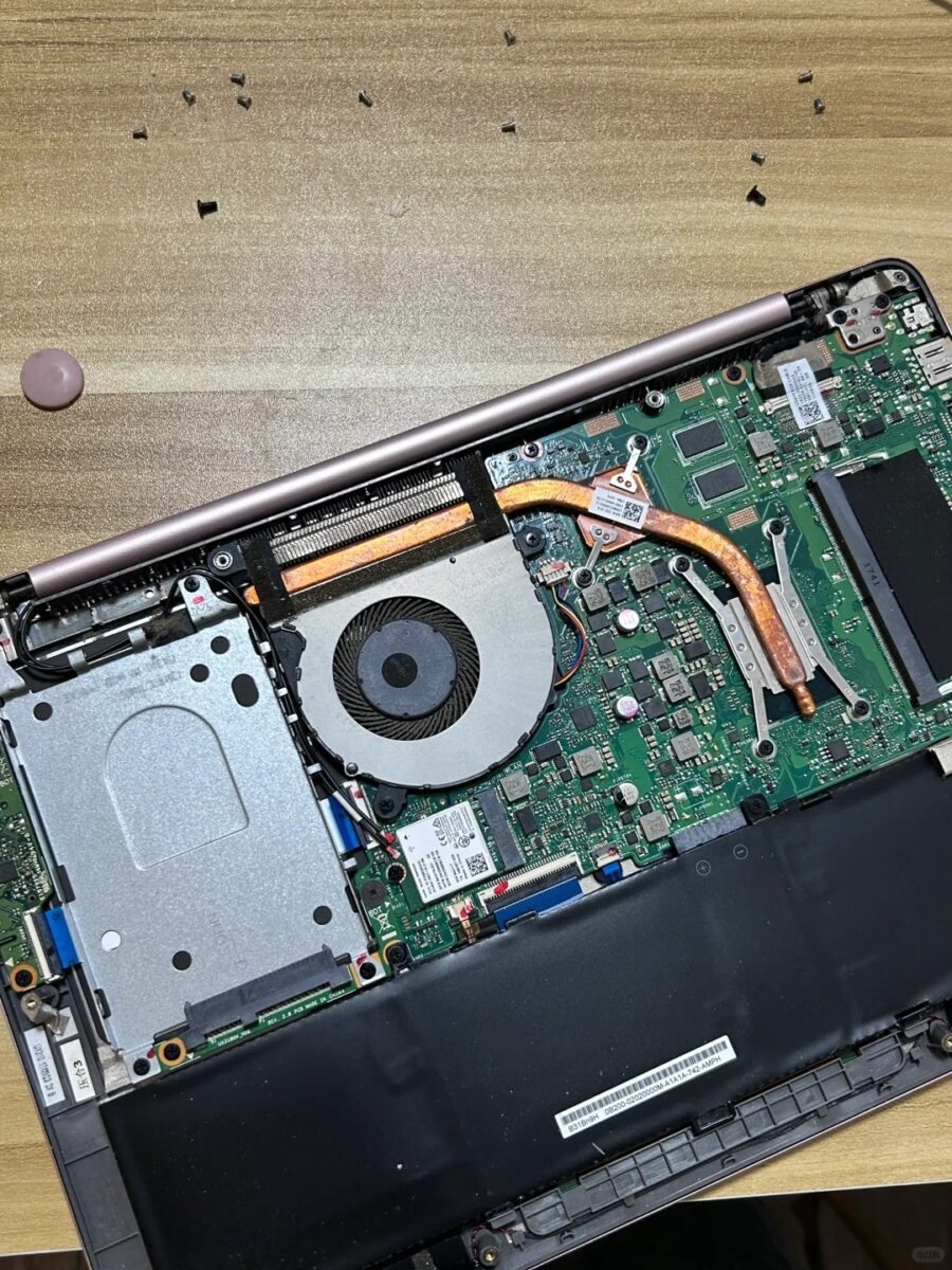 Common Laptop Battery Problems and How Your Repair Business Can Profit from Them